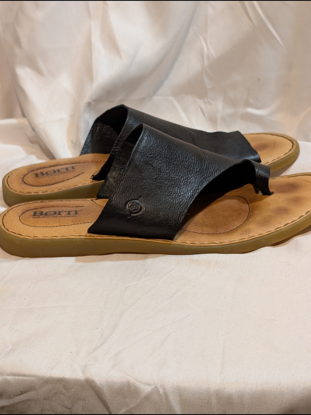 Born Black Leather Toe-Loop Women's Sandals - Picture 3 of 6